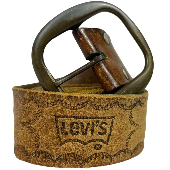 Rare Vintage Levis Stamped Logo Leather Thrashed Tattered Heavy Patina 1970s HTF - Picture 2 of 16